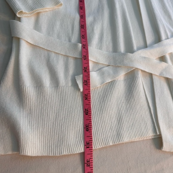 Gap Open Front White Cardigan with Tie Size XL Like New Preppy Classic - Picture 8 of 9